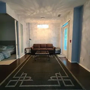Luxury Lakefront Condo+free Parking+pool+gym+patio Appartement Toronto