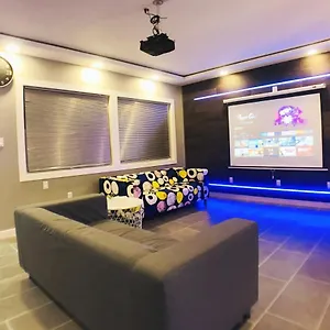 Modern, Cheerful 2bd 1br Apt+free Parking Halifax